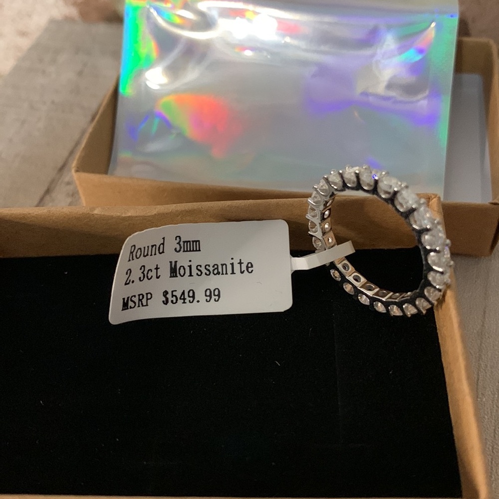 NWT- Moissanite 925 Silver Infinity Ring Size 8- Retails $550